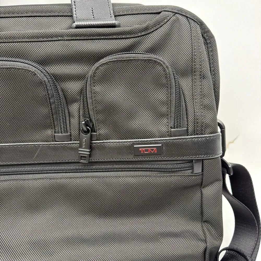 Tumi alpha expandable